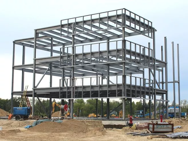 Edificio Residencial con estructura de aceiro